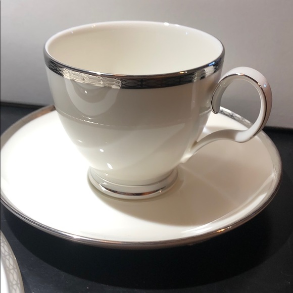 Noritake 5piece Setting. Cascade platinum pattern - Picture 3 of 7